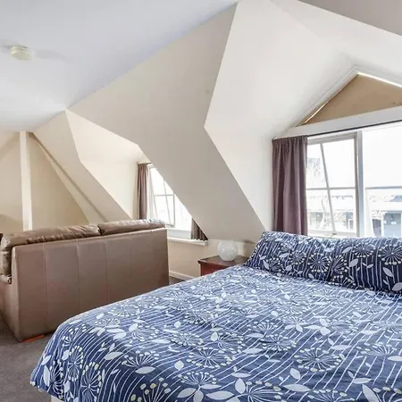 Upstairs Studio Apartment With Street Access Melbourne Exterior photo